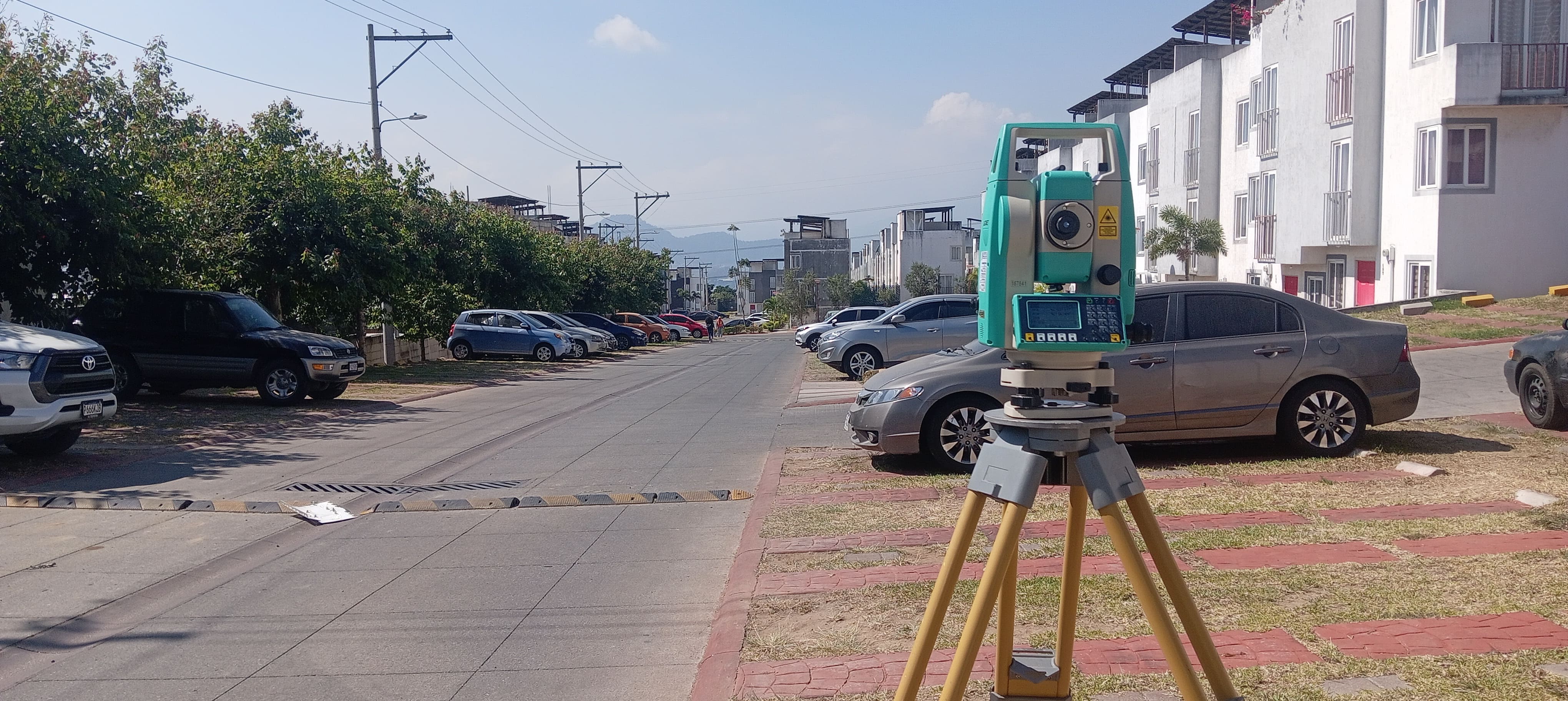 Trabajo de topografía en campo